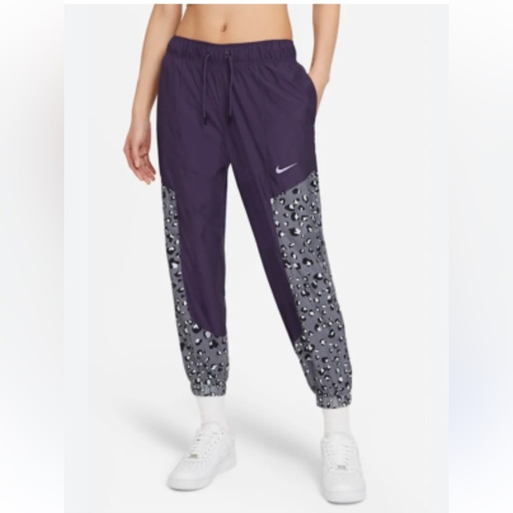 Nike Dark Raisin, Iron Grey Leopard Woven Jogger Pant Medium New Without Tags! - Picture 1 of 15